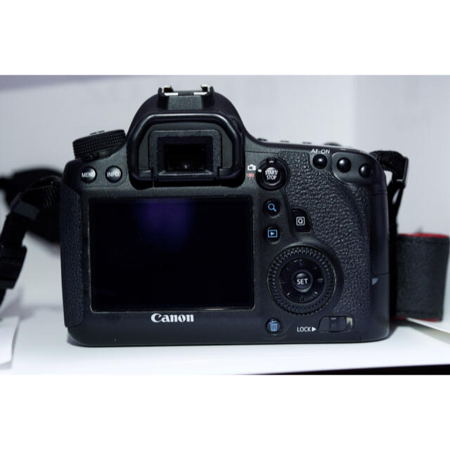 Canon(キヤノン)のCanon EOS 6D(WG) ボディ スマホ/家電/カメラのカメラ(デジタル一眼)の商品写真