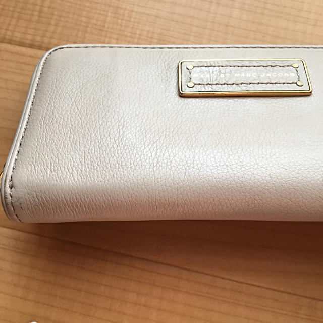 MARC BY MARC JACOBS(マークバイマークジェイコブス)のマークジェイコブス 長財布 レディースのファッション小物(財布)の商品写真