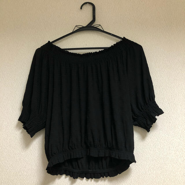 ZARA(ザラ)のZARA オフショルダー レディースのトップス(シャツ/ブラウス(半袖/袖なし))の商品写真