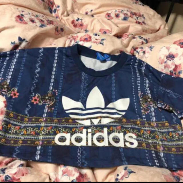 adidas(アディダス)のアディダス ショートトップス レディースのトップス(カットソー(長袖/七分))の商品写真