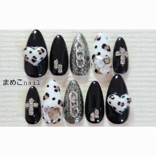 Suzu様専用ページ ハンドメイドのアクセサリー(ネイルチップ)の商品写真