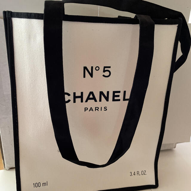 CHANEL - ????訳あり????CHANELトートバッグノベルティN°5の通販 by fujiko|シャネルならラクマ CHANEL - ????訳あり????CHANELトートバッグノベルティN°5の通販 by fujiko|シャネルならラクマ
