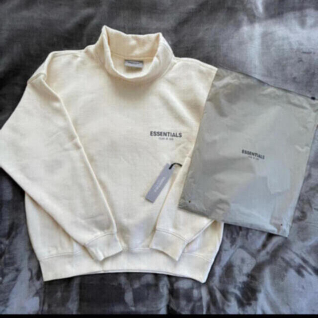 FEAR OF GOD(フィアオブゴッド)の残り1 ,  8500円。     ESSENTIALS メンズのトップス(Tシャツ/カットソー(七分/長袖))の商品写真