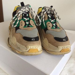 バレンシアガ(Balenciaga)のバレンシアガ　BALENCIAGA トリプルS  トリプルエス　42(スニーカー)