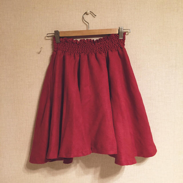 Kastane(カスタネ)のカスタネ＊赤色フレアスカート レディースのスカート(ひざ丈スカート)の商品写真