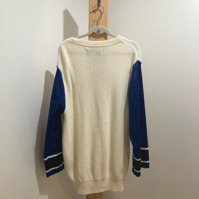 PHENOMENON(フェノメノン)のPHENOMENON / HOCKEYSLEEVE BIG KNIT WHITE メンズのトップス(ニット/セーター)の商品写真