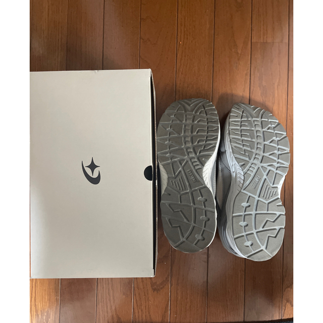 MOONSTAR (ムーンスター)のMOONSTAR STUDEN グレー　27㎝ メンズの靴/シューズ(スニーカー)の商品写真