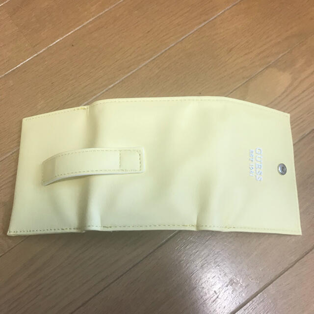 GUESS(ゲス)の【美品】GUESS(ゲス)3つ折り財布/レディース レディースのファッション小物(財布)の商品写真