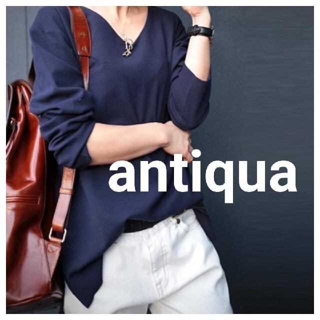 antiqua(アンティカ)の《最終値下げ》antiqua Ｖネックリブカットソー ネイビー レディースのトップス(カットソー(長袖/七分))の商品写真