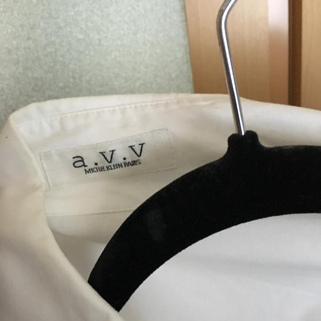 a.v.v(アーヴェヴェ)のavv 白ブラウス レディースのトップス(カットソー(長袖/七分))の商品写真