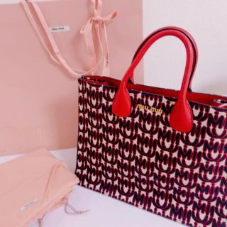 ミュウミュウ(miumiu)のHスノーまま様専用☆新品未使用！miumiuジャガードトート！red(トートバッグ)