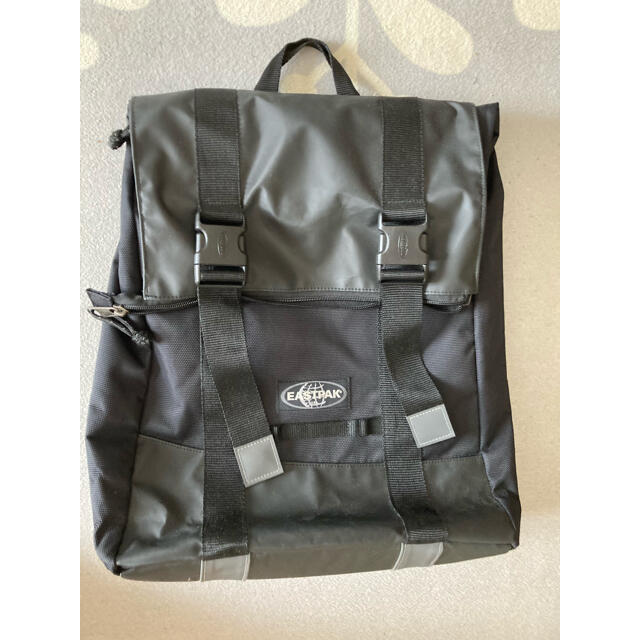 EASTPAK(イーストパック)のイーストパック　リュック　黒 メンズのバッグ(バッグパック/リュック)の商品写真