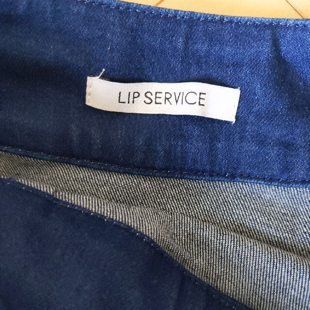 LIP SERVICE(リップサービス)の美品✨LIPSERVICE♡ﾘｯﾌﾟｻｰﾋﾞｽ　シンプルデニムミニスカート レディースのスカート(ミニスカート)の商品写真