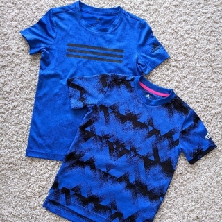 アディダス(adidas)の美品★半袖２枚セット130　adidasアディダス　ブルー　ウェア　Tシャツ　(Tシャツ/カットソー)