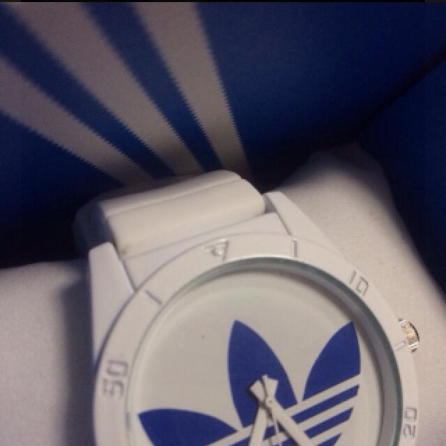 adidas(アディダス)の新品アディダス腕時計♡送料込み レディースのファッション小物(腕時計)の商品写真