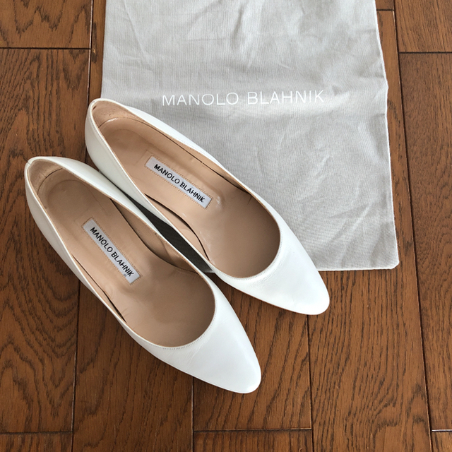 MANOLO BLAHNIK リストニー　パテント　ホワイト