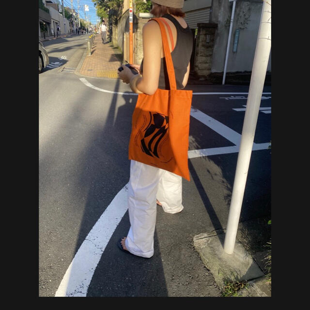 TODAYFUL(トゥデイフル)のyurikaakutsu worn brady orange totebag   レディースのバッグ(トートバッグ)の商品写真