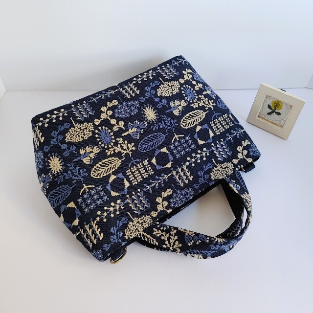 点と線模様製作所 yasou 2wayパニーニ風 刺繍生地 点と線模様製作所 yasou 2wayパニーニ風 刺繍生地