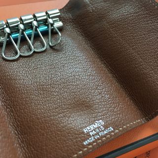 エルメス(Hermes)の正規品【HERMES 】エルメス 4連　茶　レザーキーケース　シルバー　美品(その他)