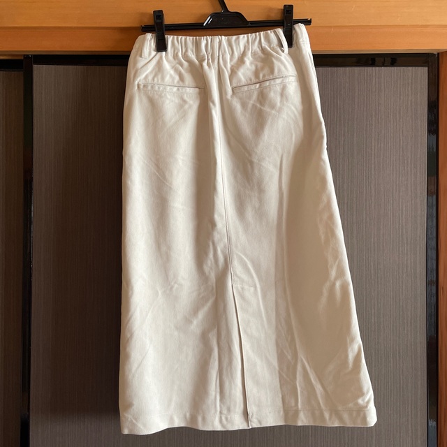 MUJI (無印良品)(ムジルシリョウヒン)の無印　ニットコーデュロイ　スカート　オフホワイト　S レディースのスカート(ひざ丈スカート)の商品写真