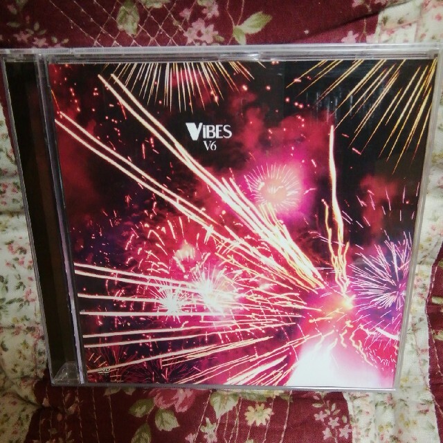 V6(ブイシックス)の中古☆VIBES DVD(DVD+CD)V6 エンタメ/ホビーのDVD/ブルーレイ(ミュージック)の商品写真