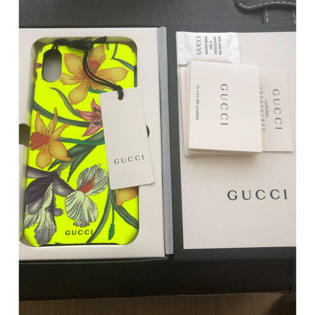 GUCCI グッチ iPhoneX XS ネオンイエロー iPhoneケースのサムネイル