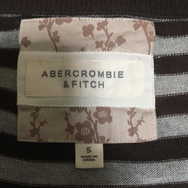 Abercrombie&Fitch(アバクロンビーアンドフィッチ)の✴︎アバクロ✴︎ セーター ミディアム丈 Vネックニット S レディースのトップス(ニット/セーター)の商品写真