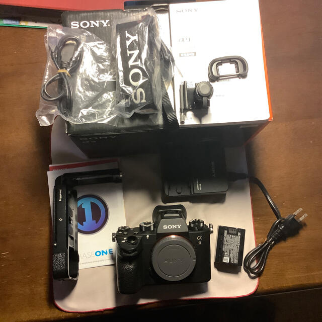 Sony α9 ILCE-9 美品シャッター数682 オマケSmallRig