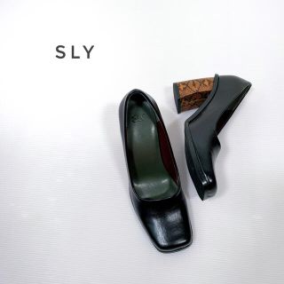 SLY パイソン スクエアパンプス　ヒール　スクエアトゥ