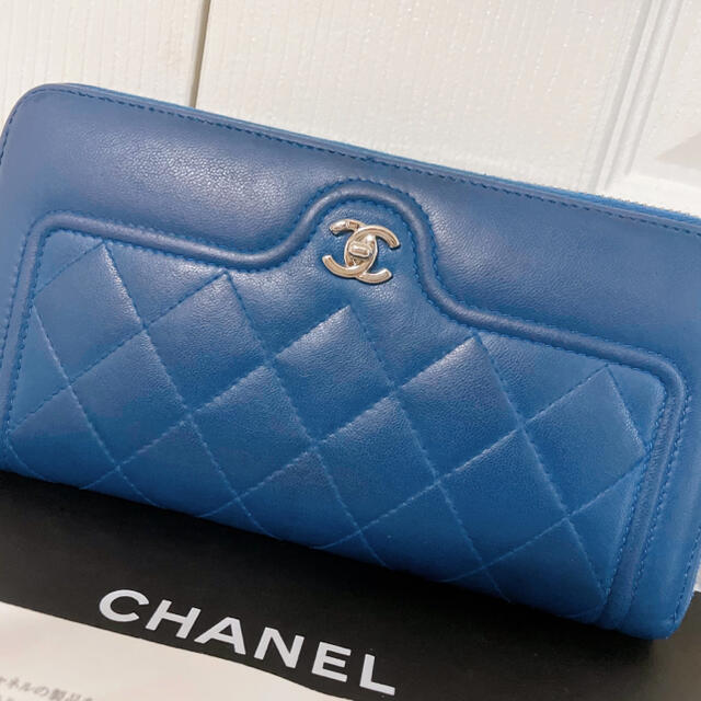 CHANEL(シャネル)のCHANEL マドモアゼル マトラッセ ラウンドジップ バイカラーブルー×ピンク レディースのファッション小物(財布)の商品写真