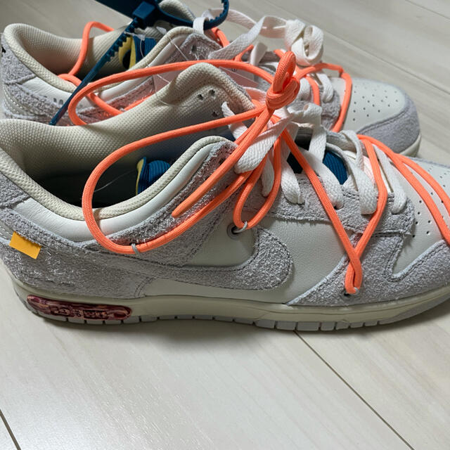 NIKE(ナイキ)のNIKE off-white DUNK LOW ナイキオフホワイト　ダンクロー メンズの靴/シューズ(スニーカー)の商品写真