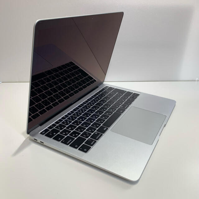 Apple MacBook Air 2019/13インチ/ 256GB 1