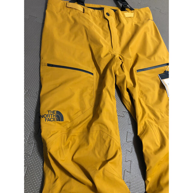 THE NORTH FACE(ザノースフェイス)の高機能　新品　ノースフェイス　メンズ　ビブパンツ　茶色　L スノーボードウェア スポーツ/アウトドアのスノーボード(ウエア/装備)の商品写真