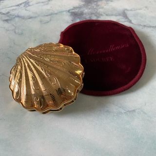 レメルヴェイユーズラデュレ(Les Merveilleuses LADUREE)のラデュレ  24K 貝殻　リミテッド エディション パウダー ケース(ファンデーション)