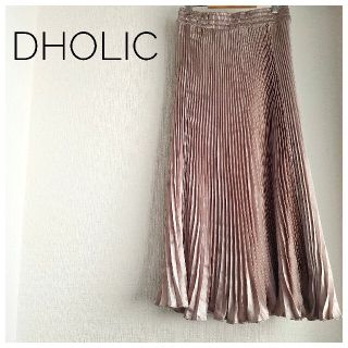 ディーホリック(dholic)のほぼ未使用品 【Dholic】ディーホリック シャイニープリーツスカートピンク(ロングワンピース/マキシワンピース)