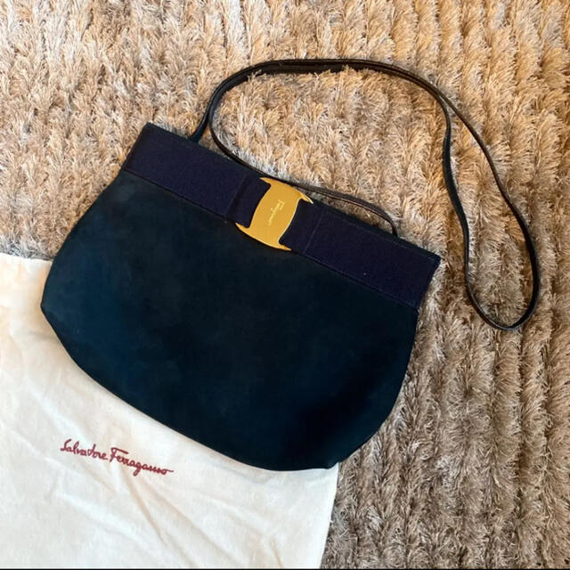 【SalvatoreFerragamo】美品フェラガモ ヴァラリボン ゴールド