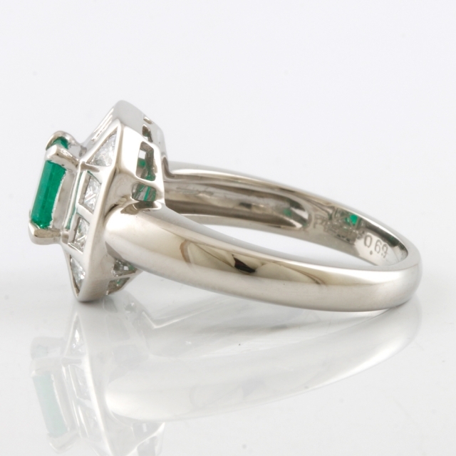 【中古】  リング・指輪 大振り Pt900プラチナ エメラルド：1石 ダイヤモ レディースのアクセサリー(リング(指輪))の商品写真