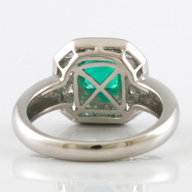 【中古】  リング・指輪 大振り Pt900プラチナ エメラルド：1石 ダイヤモ レディースのアクセサリー(リング(指輪))の商品写真