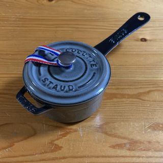 【美品】ストウブ staub スモールソースパン 10cm チェリー