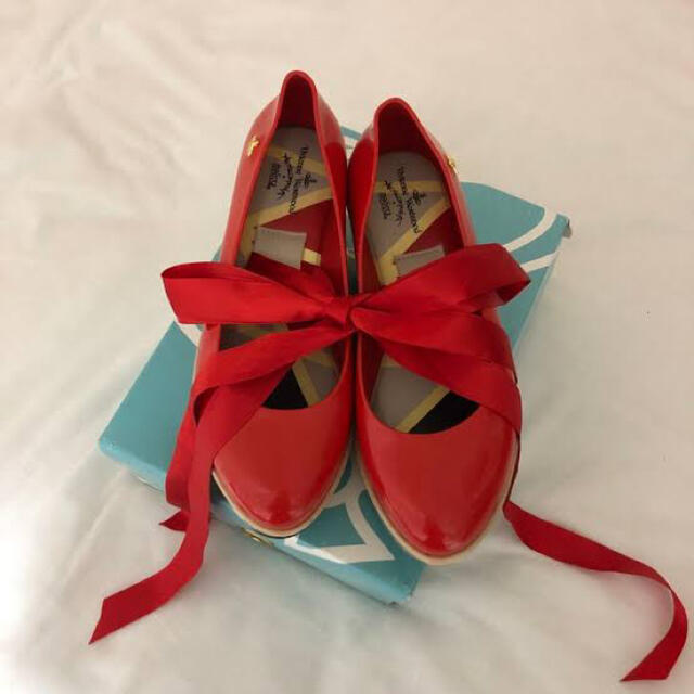 Vivienne Westwood(ヴィヴィアンウエストウッド)のロッキンホースバレリーナ　赤 レディースの靴/シューズ(ローファー/革靴)の商品写真