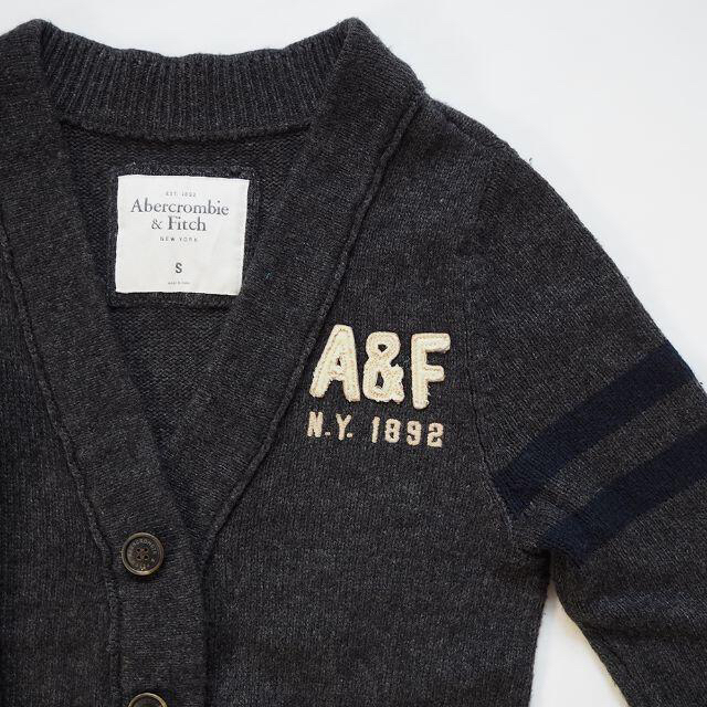 Abercrombie&Fitch(アバクロンビーアンドフィッチ)のアバクロンビー&フィッチ マールドカラー 先染め 霜降り グレー カーディガン メンズのトップス(カーディガン)の商品写真