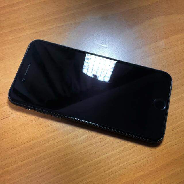 iPhone(アイフォーン)の【中古・画面美品】iPhone 7 128GB Black SIMフリー スマホ/家電/カメラのスマートフォン/携帯電話(スマートフォン本体)の商品写真