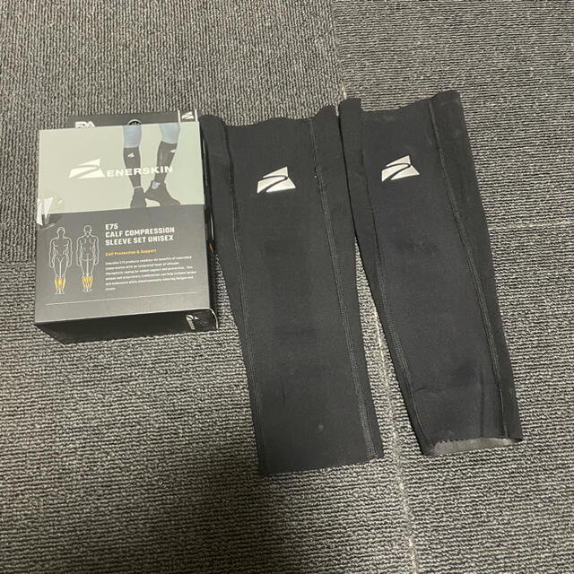 ENERSKIN E75 CALF COMPRESSION SLEEVE SET スポーツ/アウトドアのトレーニング/エクササイズ(トレーニング用品)の商品写真