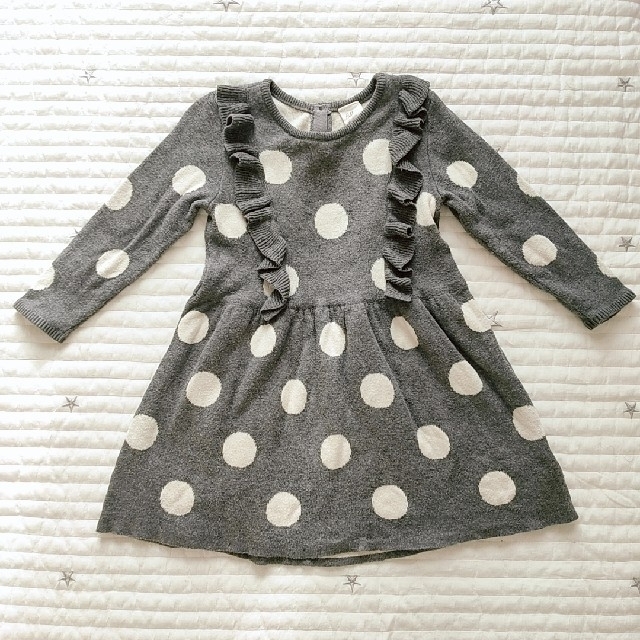 H&M(エイチアンドエム)のH&M 水玉ニットワンピース 80 キッズ/ベビー/マタニティのベビー服(~85cm)(ワンピース)の商品写真