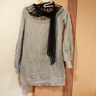 レッドヴァレンティノ(RED VALENTINO)のレッドヴァレンティノ★首元レースが可愛いトレーナー（チュニック）★(チュニック)