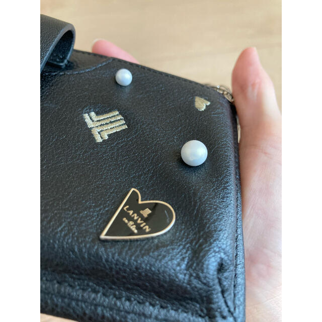 LANVIN en Bleu(ランバンオンブルー)のランバンオンブルー　スマホケース　スマホポーチ スマホ/家電/カメラのスマホアクセサリー(iPhoneケース)の商品写真