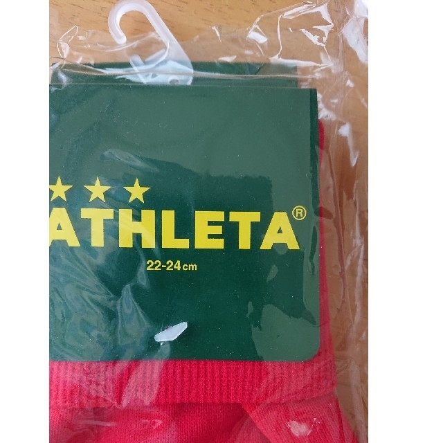 ATHLETA サッカーストッキング 赤 22～24cm スポーツ/アウトドアのサッカー/フットサル(ウェア)の商品写真