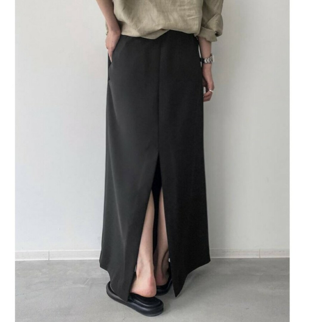 L'Appartement DEUXIEME CLASSE(アパルトモンドゥーズィエムクラス)のL'Appartement Satin Gather Long Skirt レディースのスカート(ロングスカート)の商品写真