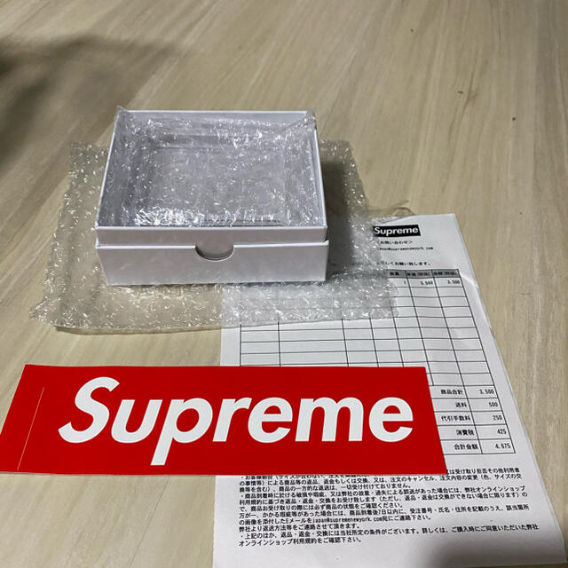 Supreme(シュプリーム)の20SS Supreme Debossed Glass Ashtray  インテリア/住まい/日用品のインテリア小物(灰皿)の商品写真