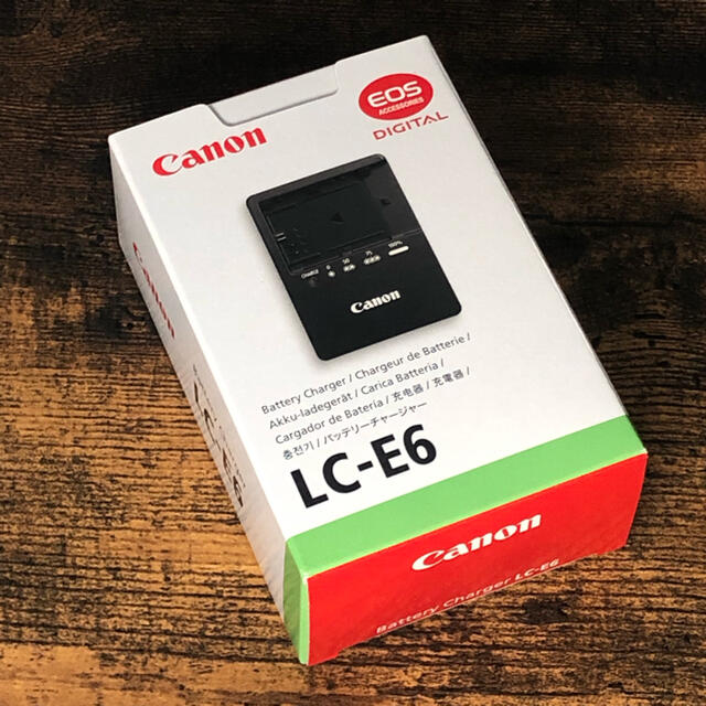 Canon(キヤノン)のCanon バッテリーチャージャー LC-E6 キャノン スマホ/家電/カメラのカメラ(その他)の商品写真